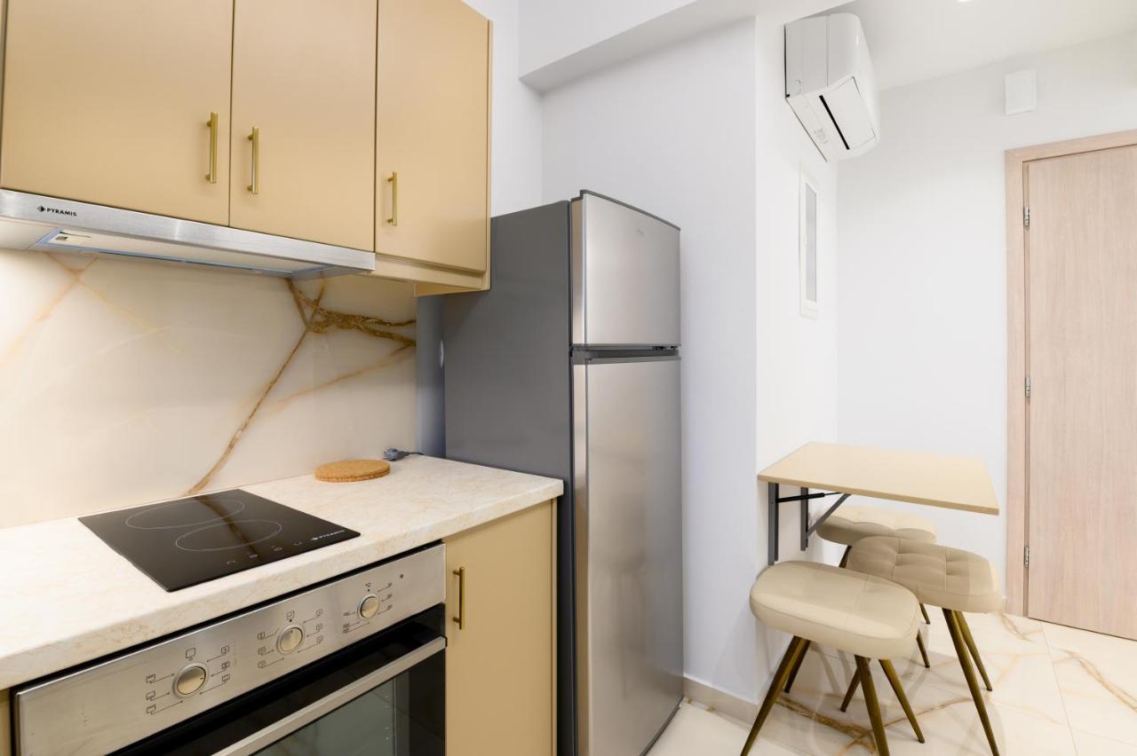 Momento Luxury Walking Distance From The Apartment *