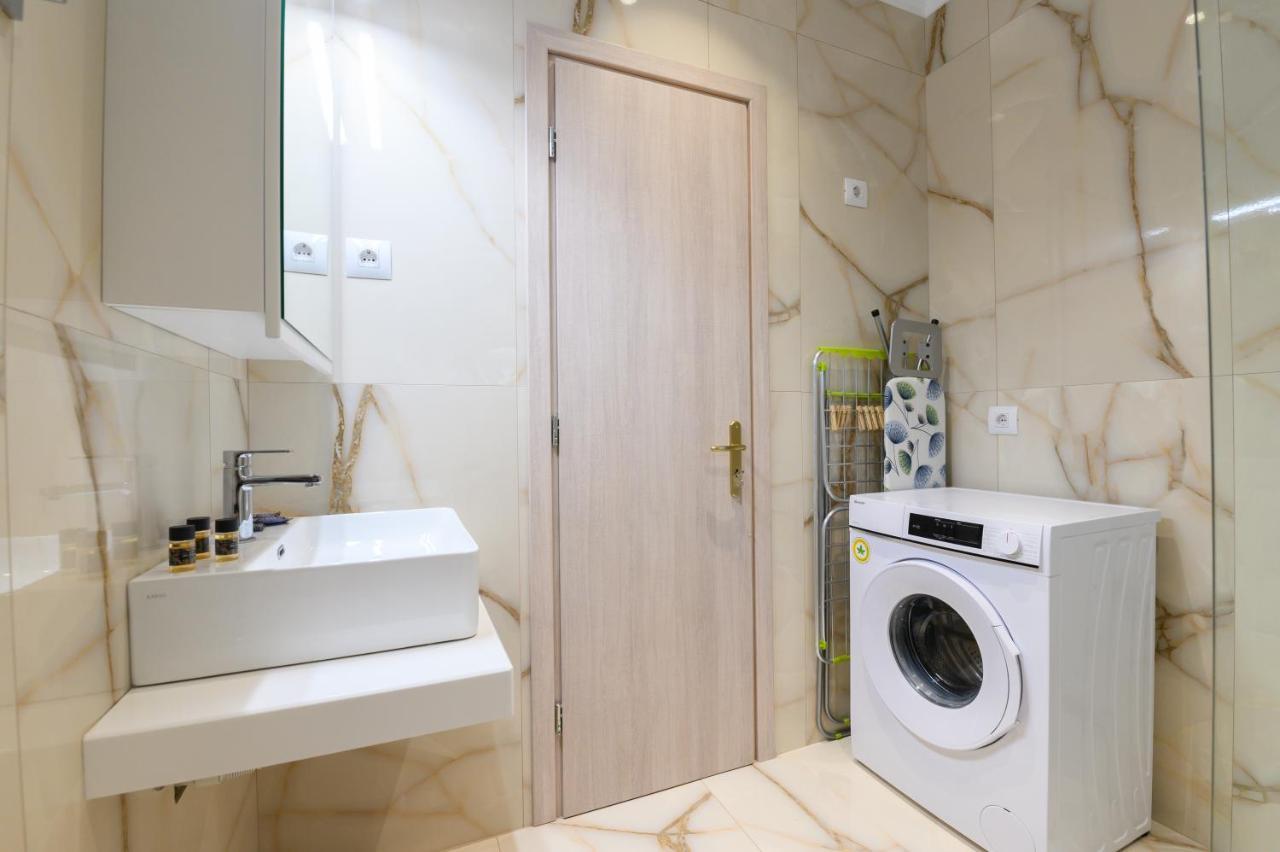 Apartment Momento Luxury Walking Distance From The