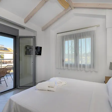 Momento Luxury Apartments Walking Distance From The Beach Nikiana Buitenkant foto
