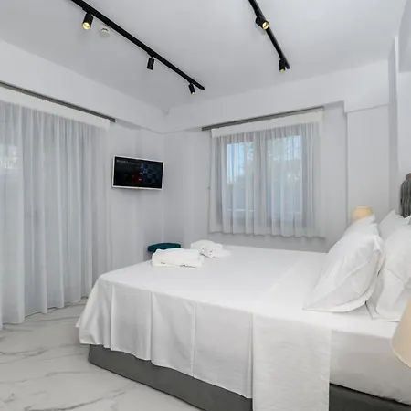 Momento Luxury Apartments Walking Distance From The Beach Nikiana Buitenkant foto
