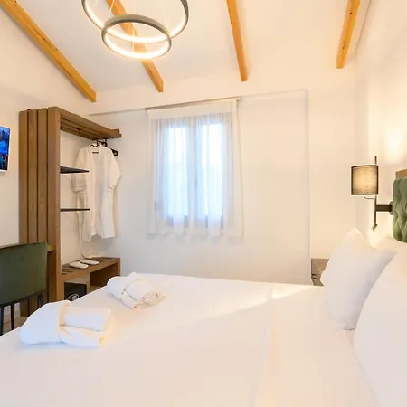 Momento Luxury Apartments Walking Distance From The Beach Nikiana Buitenkant foto