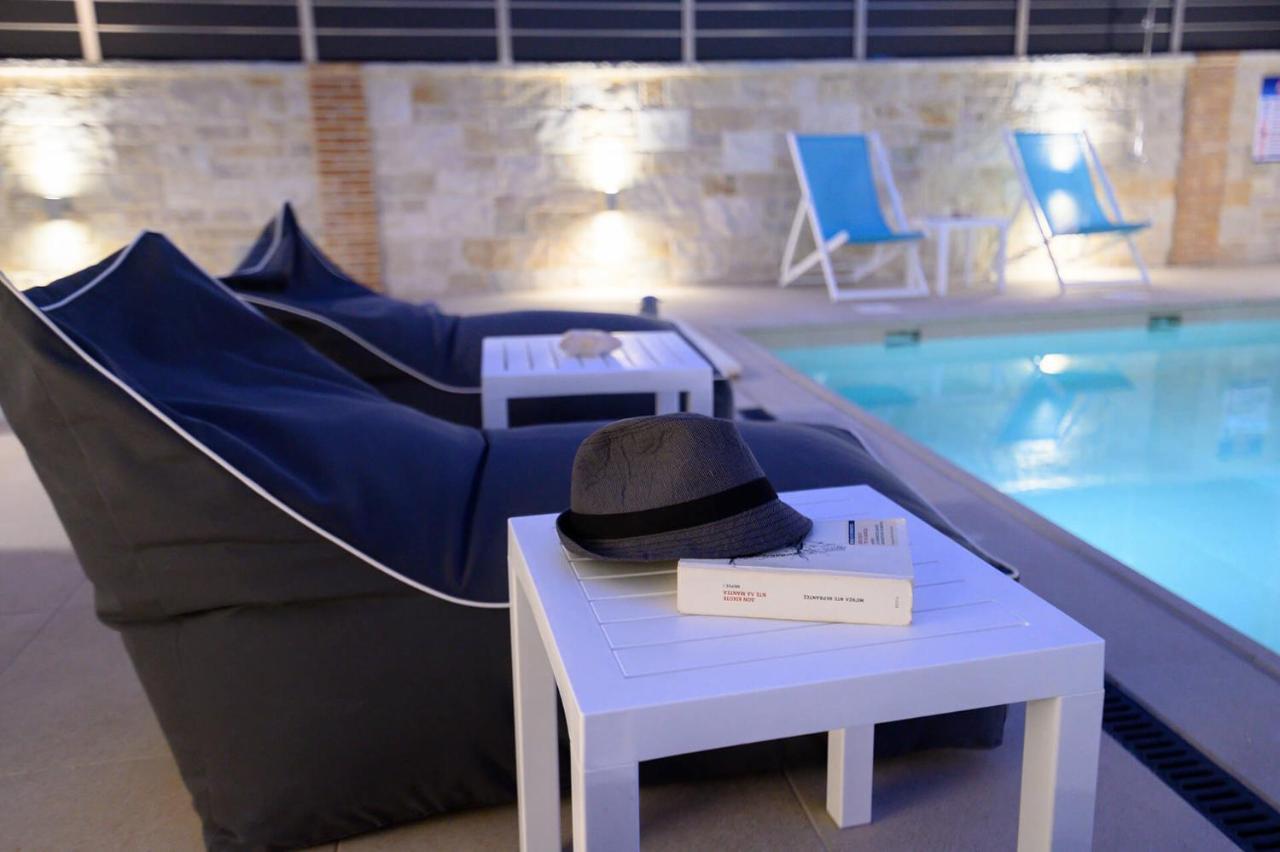 Momento Luxury Walking Distance From The