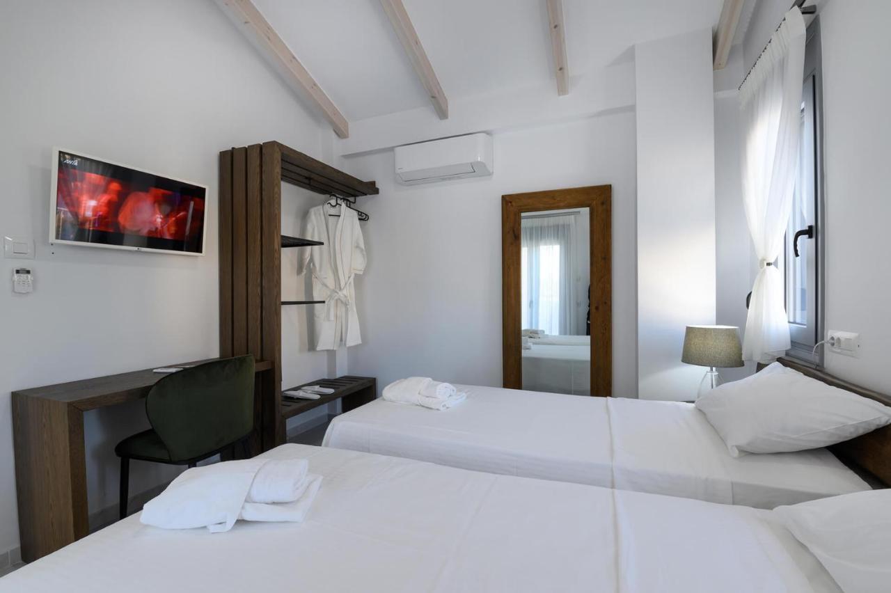 Momento Luxury Walking Distance From The Apartment Nikiana