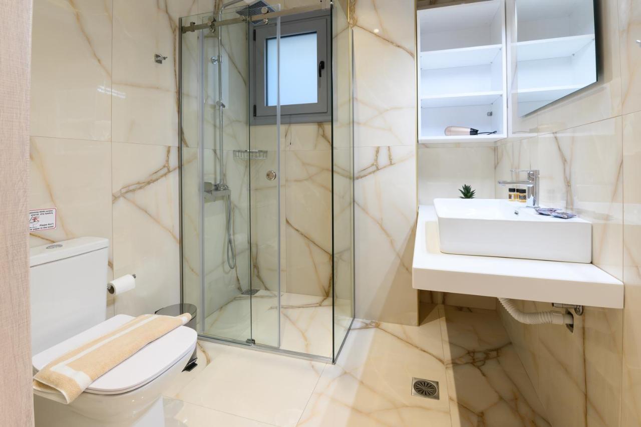 Momento Luxury Walking Distance From The